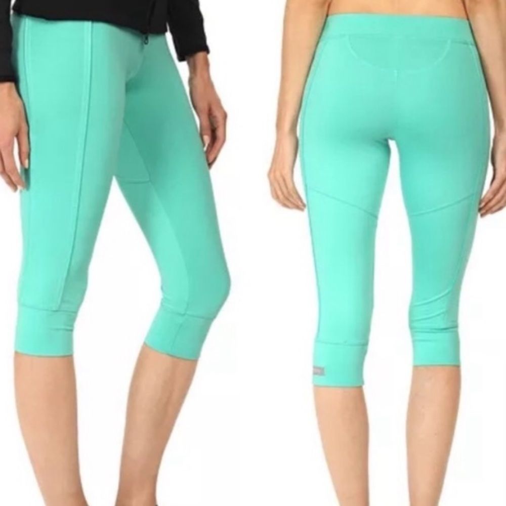 𝅺NWOT Adidas by Stella McCartney Essential 3/4 Tight Leggings in Green Shimmer